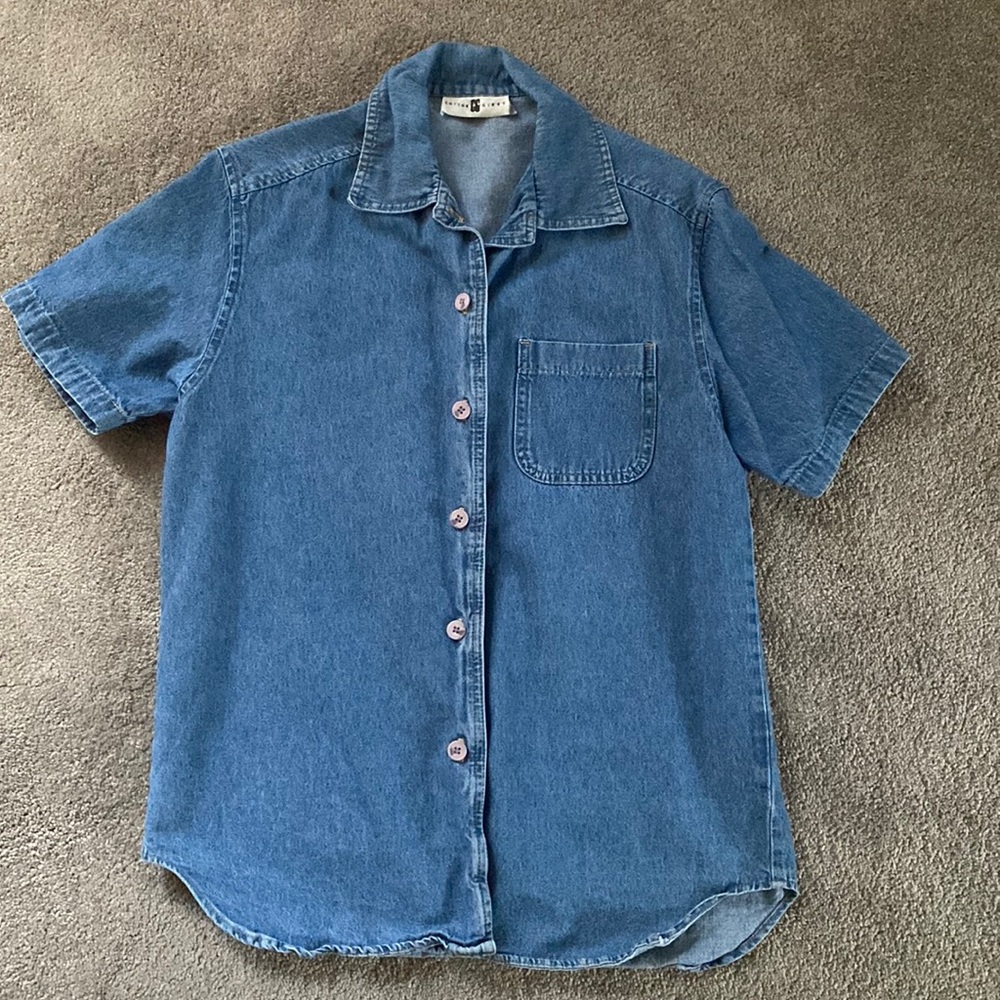 Short Sleeve Buttondown Denim Shirt